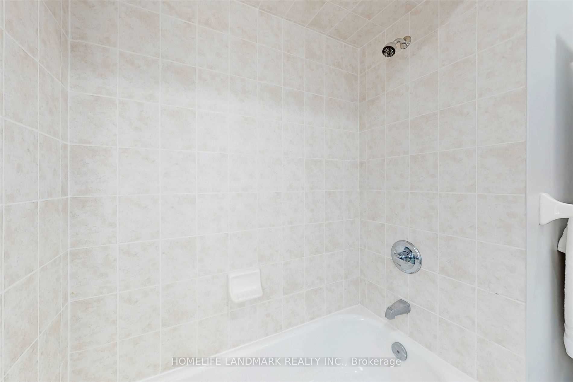 Photo 37 of Unit A, 172 District Avenue, Vaughan, Maple — HOMEH