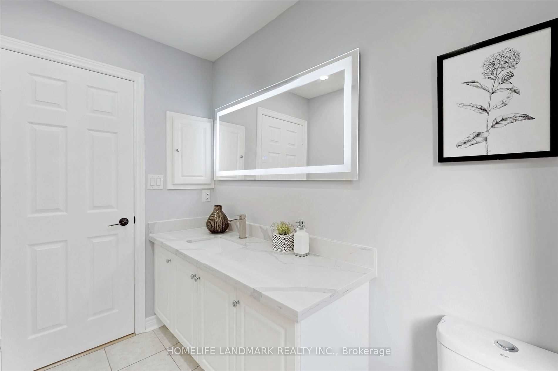Photo 36 of Unit A, 172 District Avenue, Vaughan, Maple — HOMEH