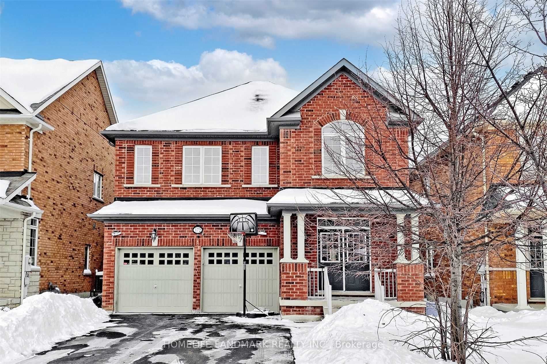 Photo 2 of Unit A, 172 District Avenue, Vaughan, Maple — HOMEH