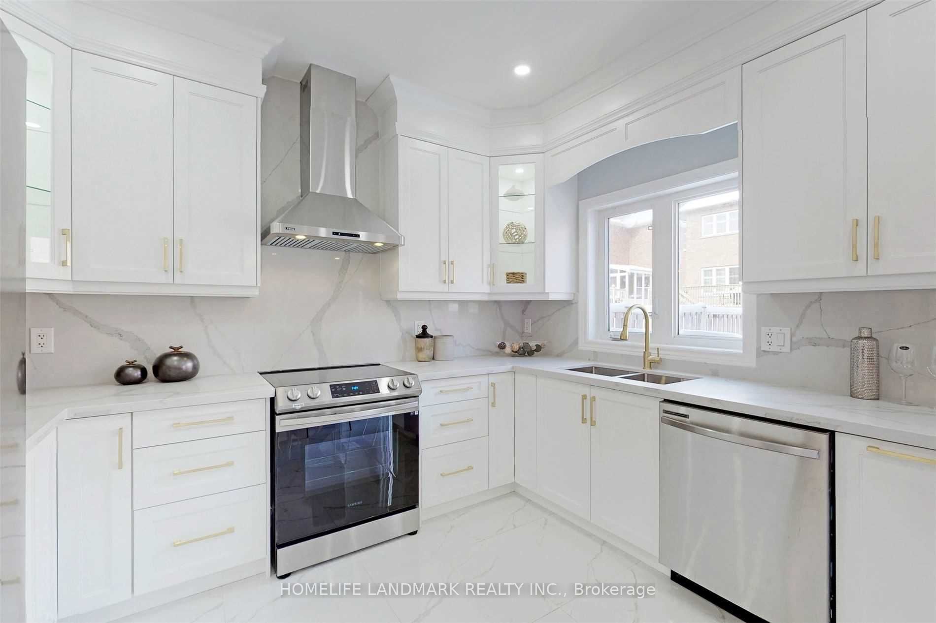 Photo 26 of Unit A, 172 District Avenue, Vaughan, Maple — HOMEH
