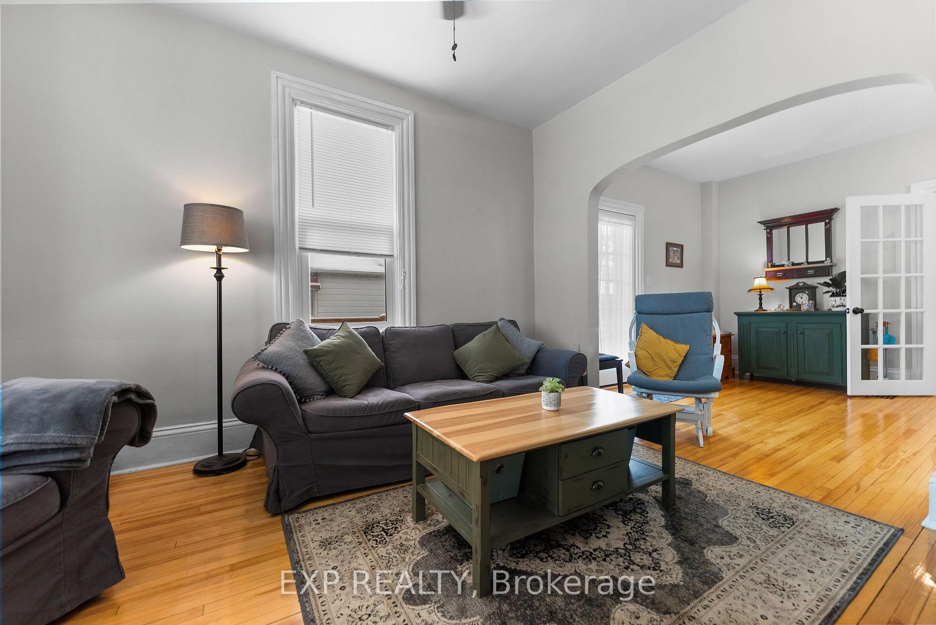 Photo 5 of 54 MacDonald Street S, Arnprior — HOMEH