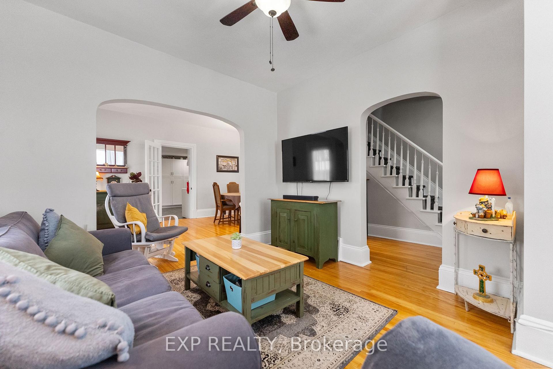 Photo 9 of 54 MacDonald Street S, Arnprior — HOMEH