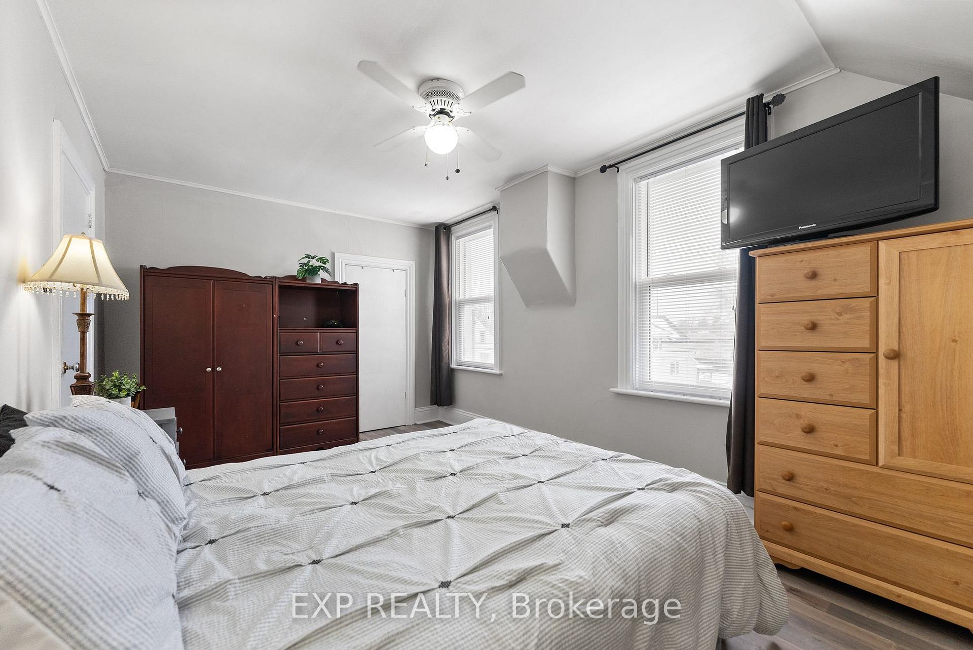 Photo 22 of 54 MacDonald Street S, Arnprior — HOMEH
