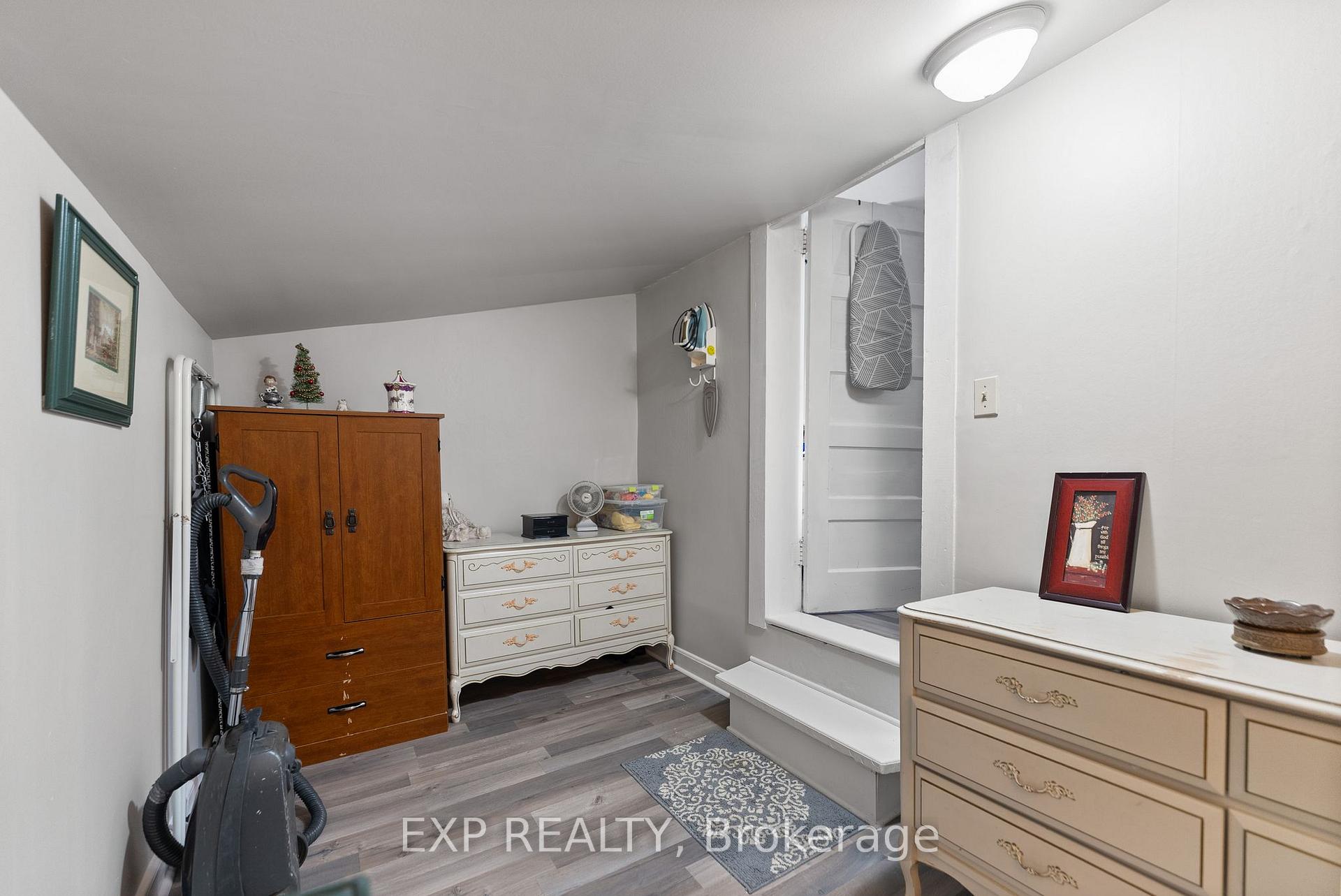 Photo 32 of 54 MacDonald Street S, Arnprior — HOMEH