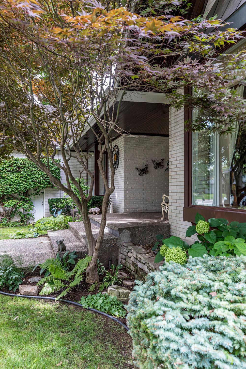 Photo 3 of 50 Braemar Place, Hamilton, Mohawk — HOMEH