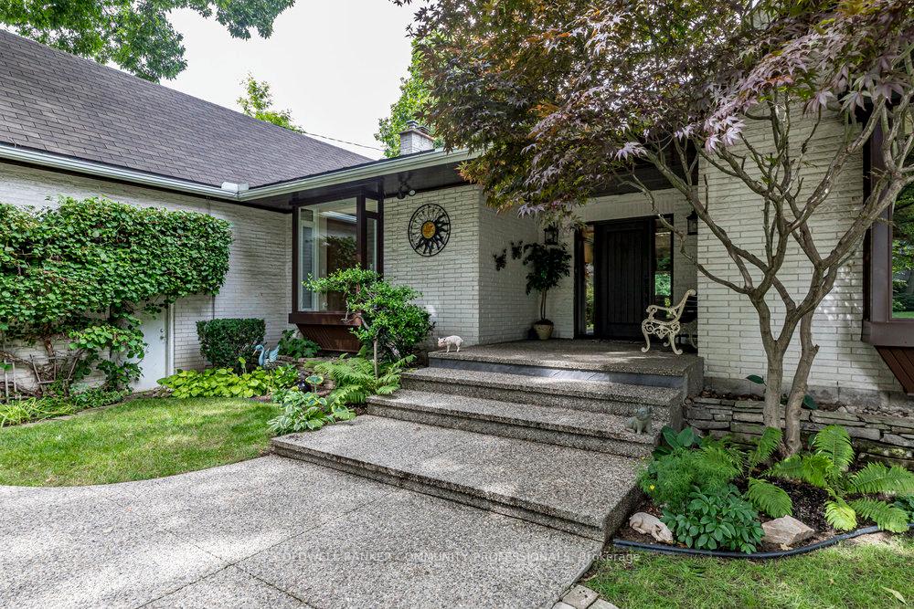 Photo 4 of 50 Braemar Place, Hamilton, Mohawk — HOMEH