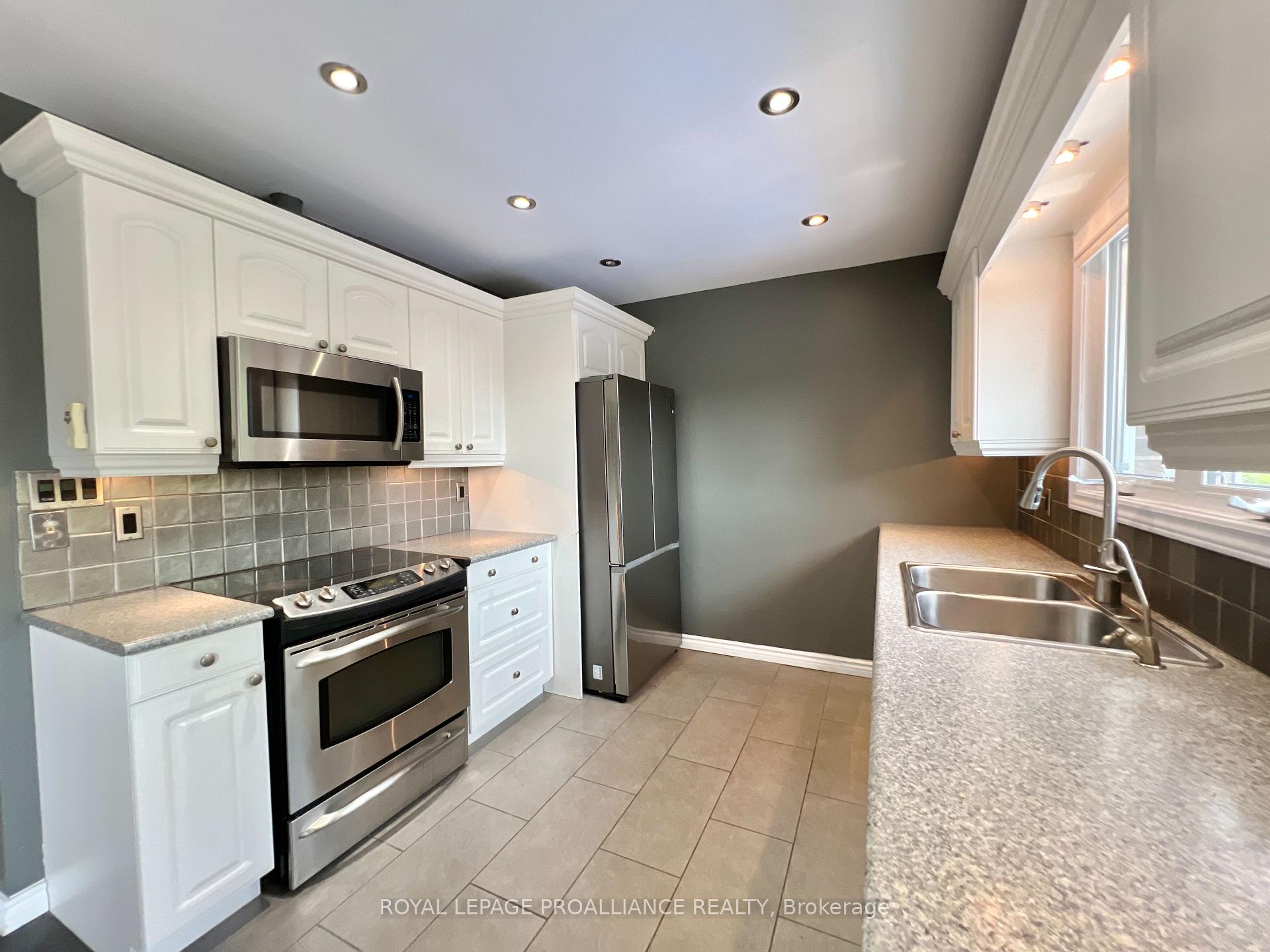Photo 10 of 21 Dunnett Boulevard, Belleville, Belleville Ward — HOMEH