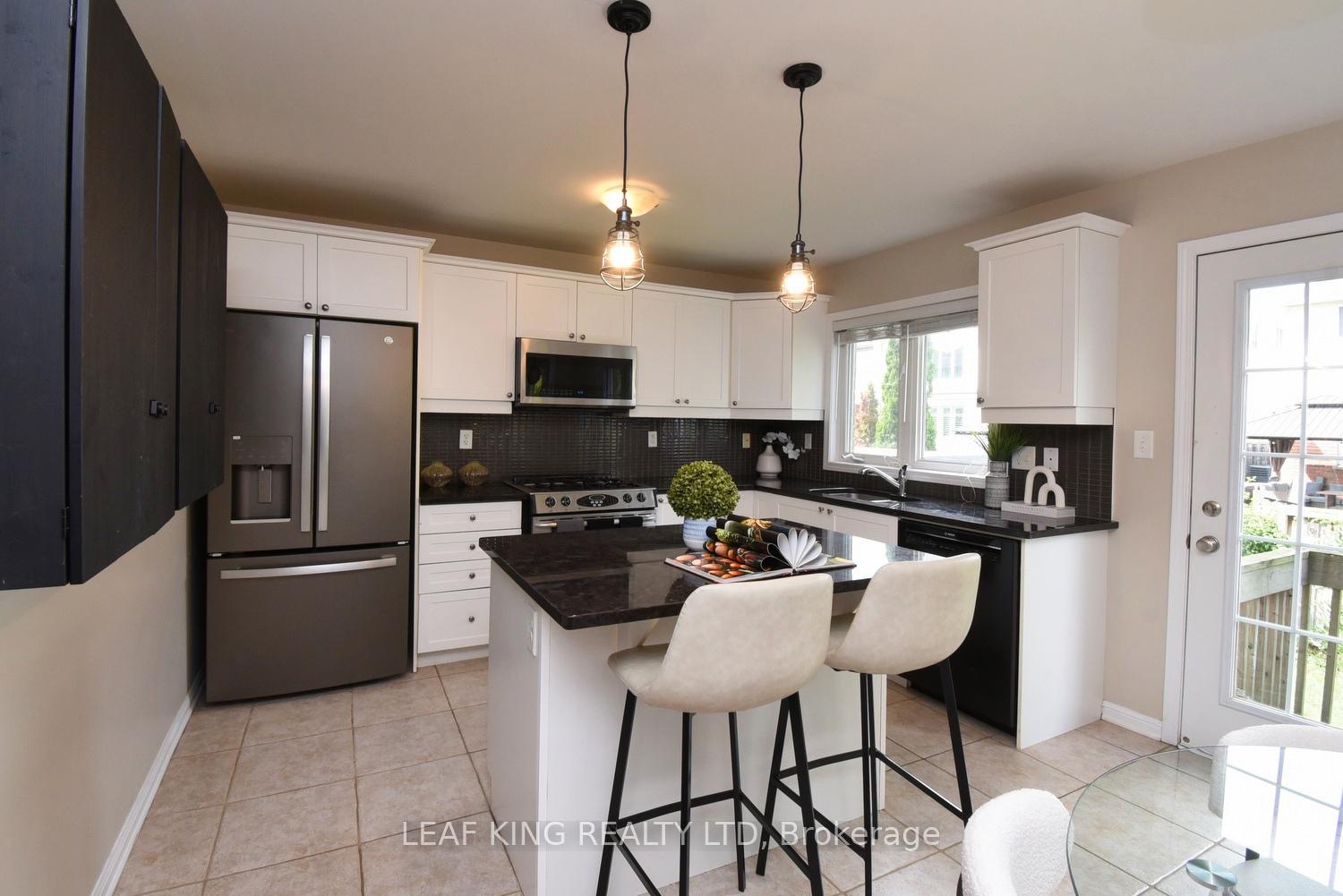 Photo 18 of 38 Cranston Street, Hamilton, Meadowlands — HOMEH