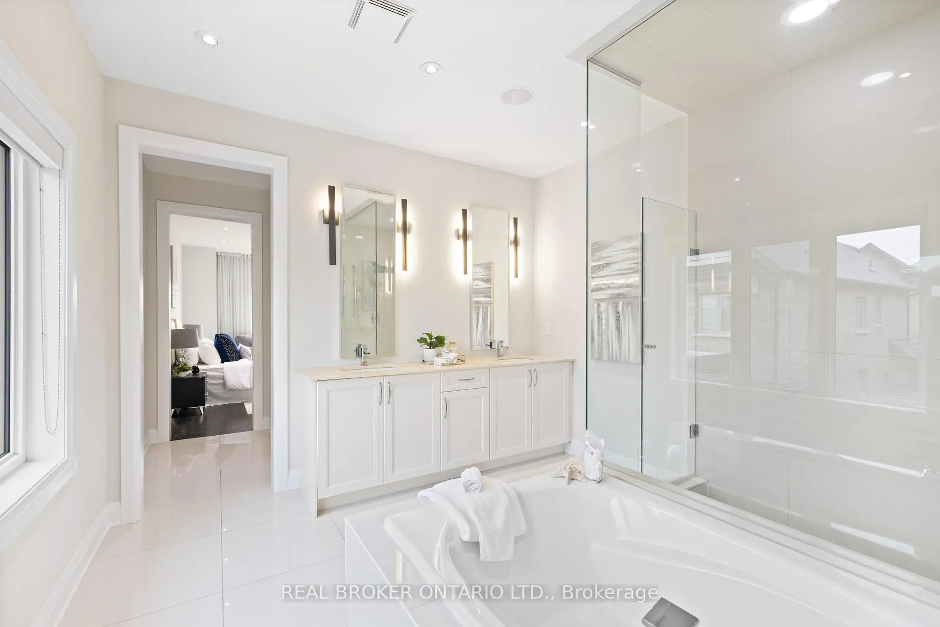 Photo 61 of 41 Pelee Avenue, Vaughan, Kleinburg — HOMEH