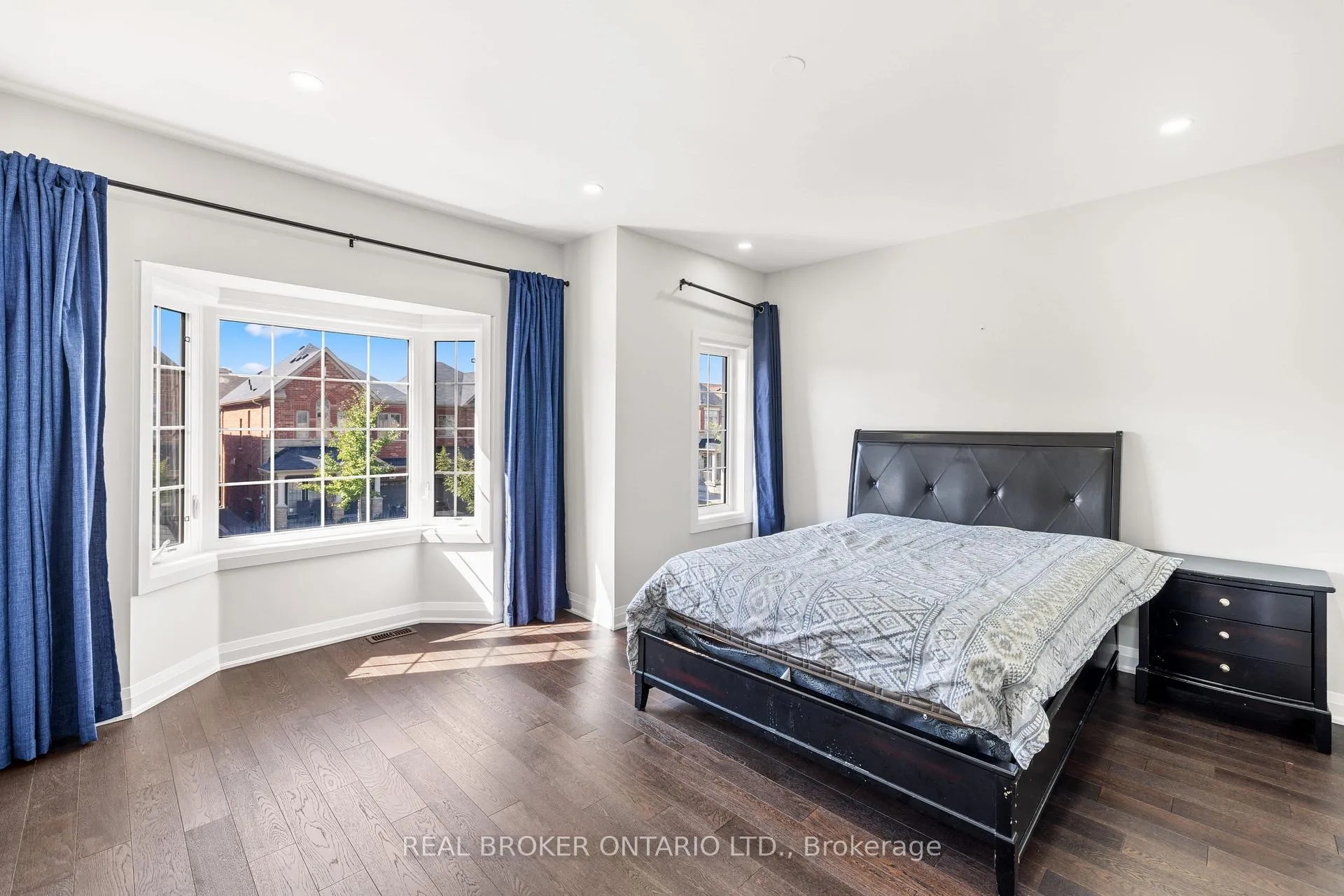 Photo 76 of 41 Pelee Avenue, Vaughan, Kleinburg — HOMEH