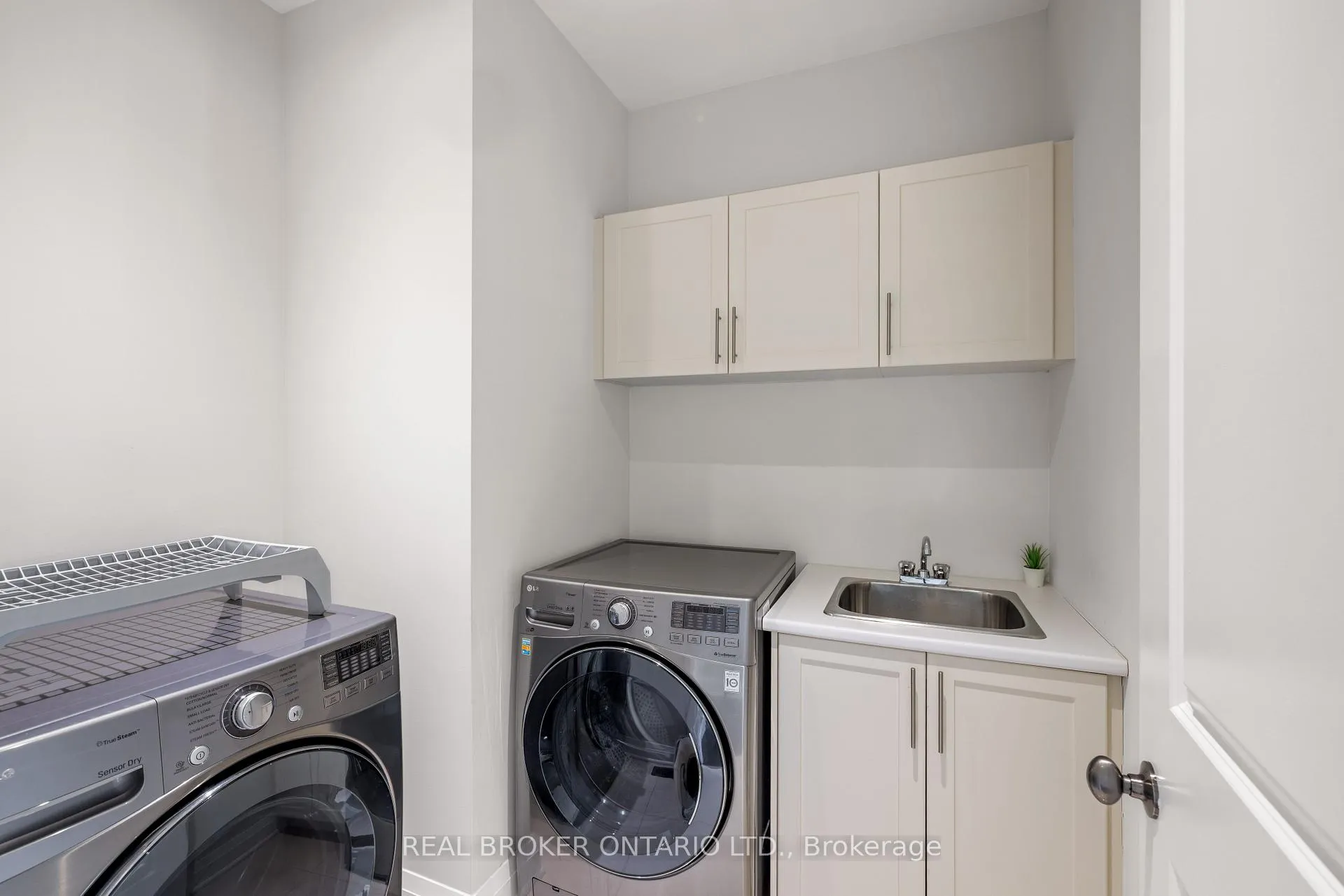 Photo 82 of 41 Pelee Avenue, Vaughan, Kleinburg — HOMEH