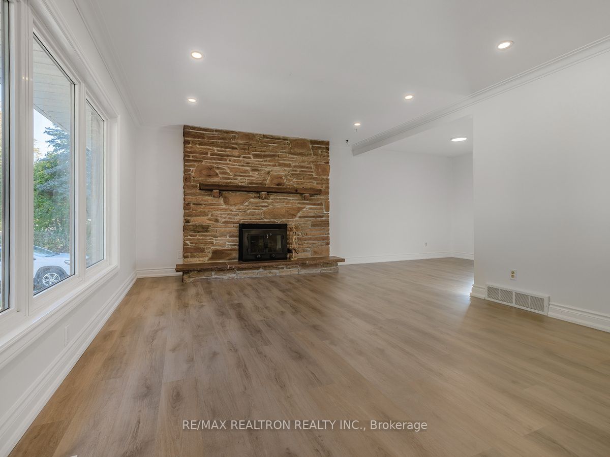 Photo 28 of Unit Upper, 63 Royal Road, Aurora, Aurora Village — HOMEH