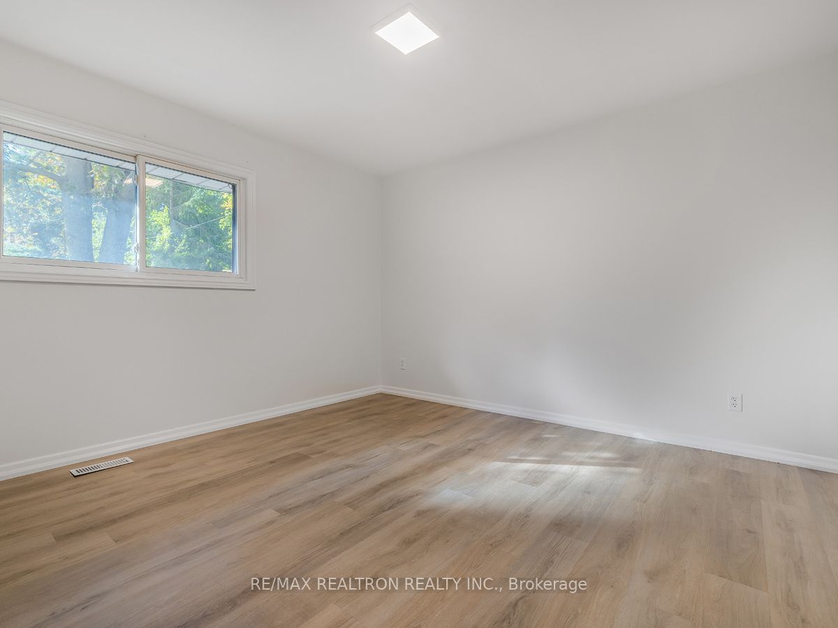 Photo 40 of Unit Upper, 63 Royal Road, Aurora, Aurora Village — HOMEH