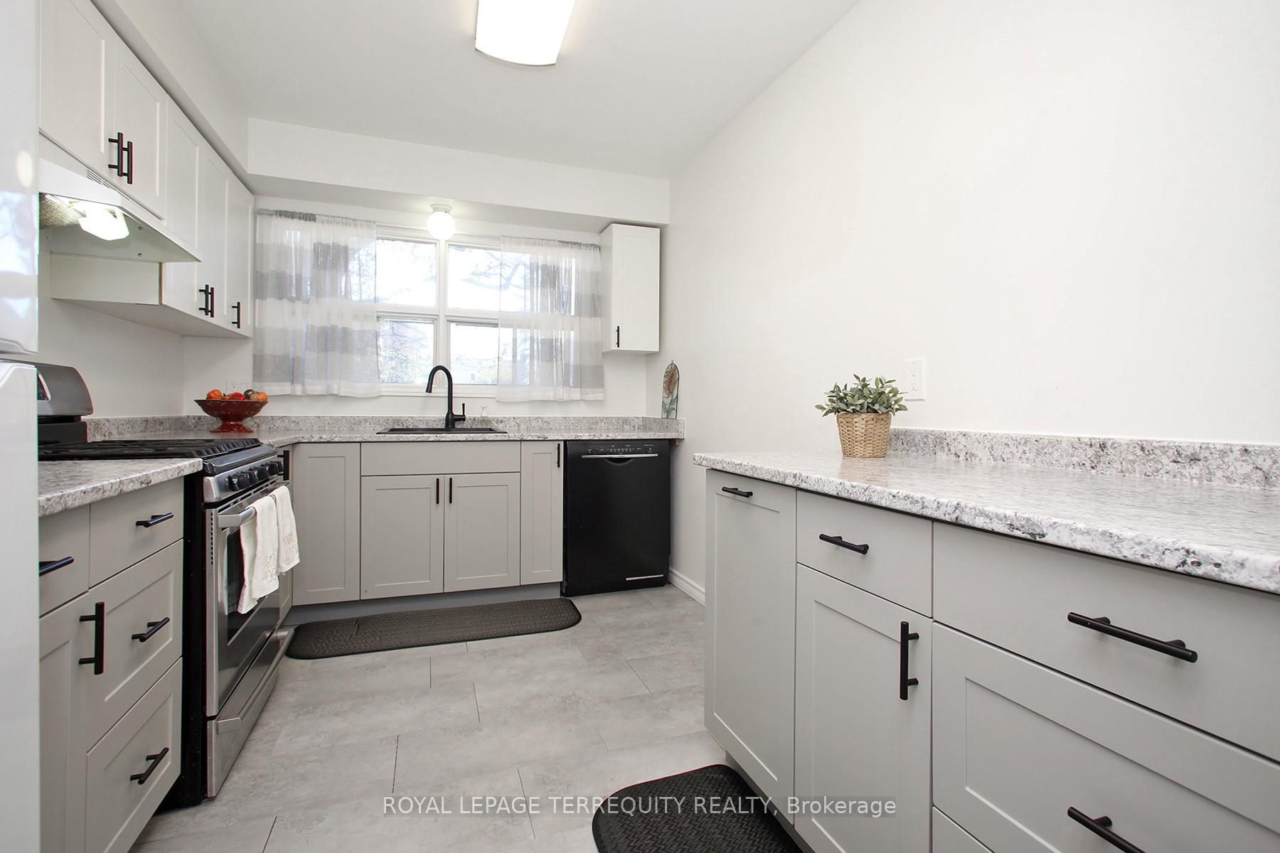 Photo 2 of 87 Andrea Road, Ajax, South East — HOMEH