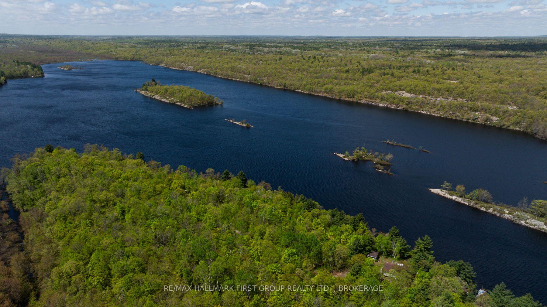 Photo 6 of 1052 Waters Edge Lane, Frontenac, Frontenac Centre — HOMEH