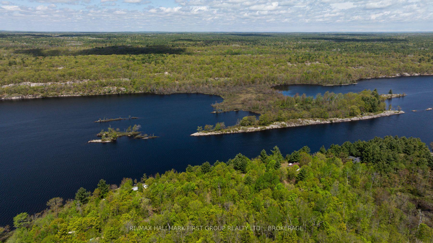 Photo 7 of 1052 Waters Edge Lane, Frontenac, Frontenac Centre — HOMEH