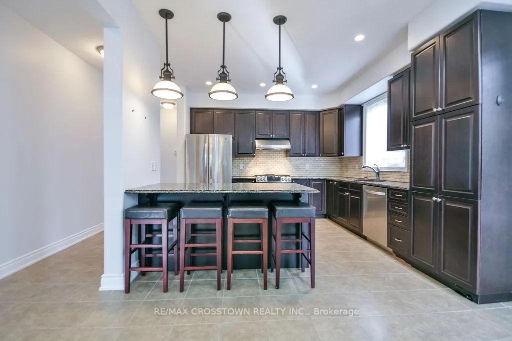 Photo 10 of 45 Imperial Crown Lane, Barrie, Innis-Shore — HOMEH