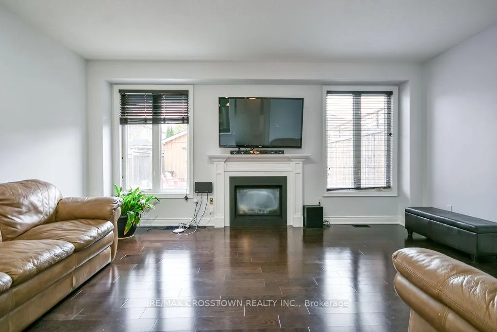Photo 15 of 45 Imperial Crown Lane, Barrie, Innis-Shore — HOMEH