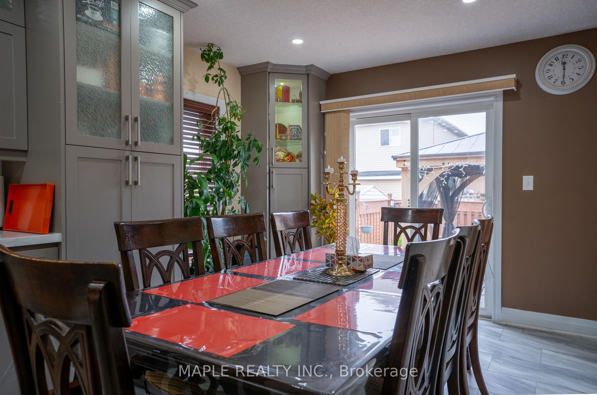 Photo 8 of 177 Curzon Crescent, Guelph, Willow West/Sugarbush/West Acres — HOMEH