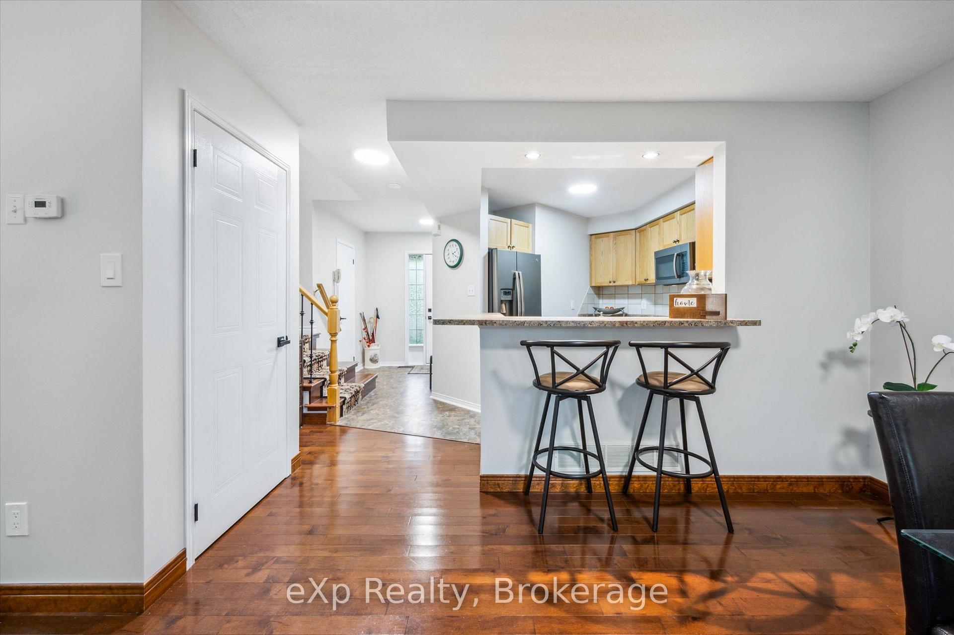 Photo 8 of 100 Wilton Road, Guelph, Victoria North — HOMEH
