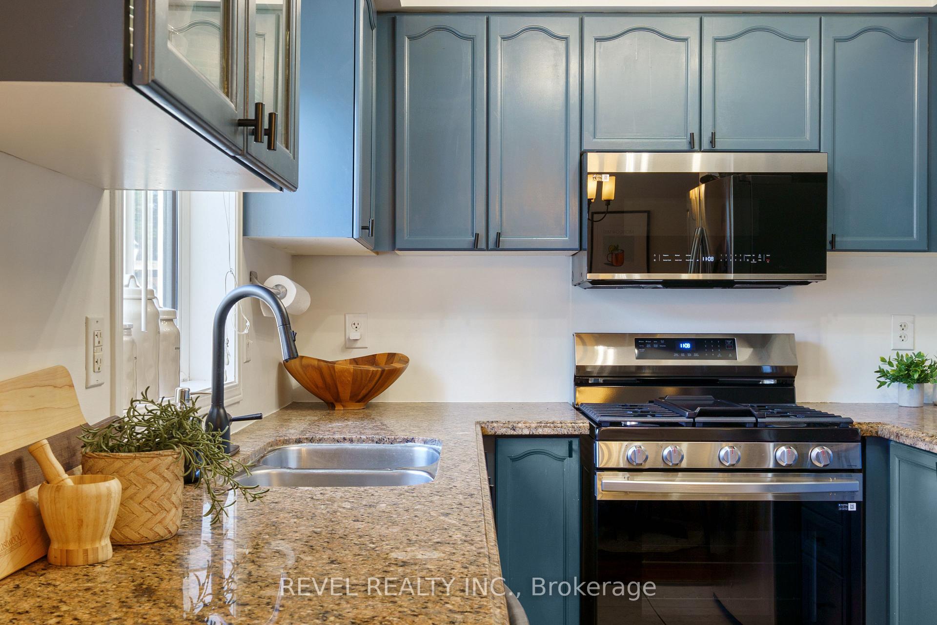 Photo 10 of 14 Fox Run, Hamilton, Waterdown — HOMEH