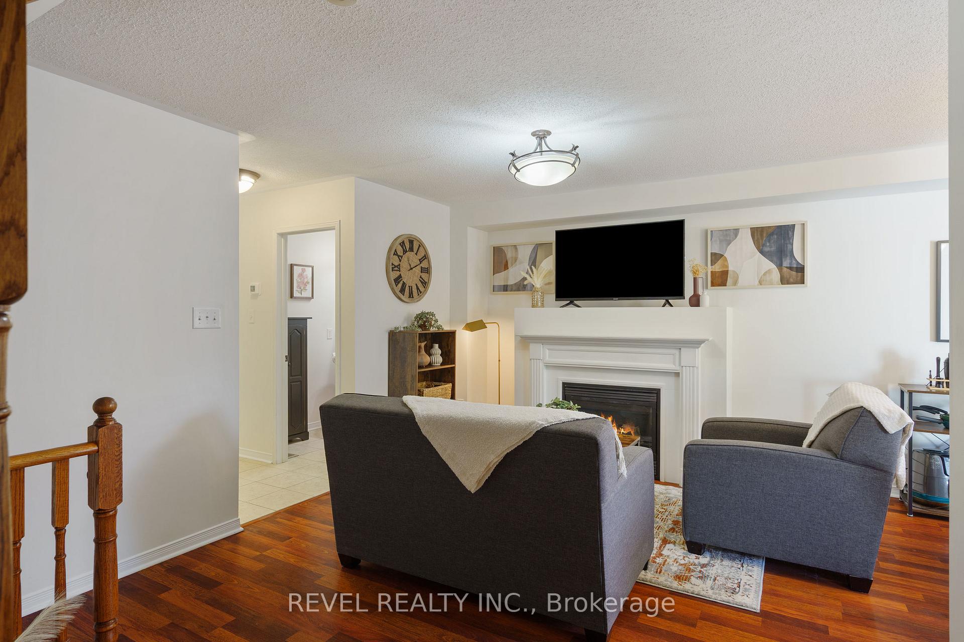 Photo 19 of 14 Fox Run, Hamilton, Waterdown — HOMEH