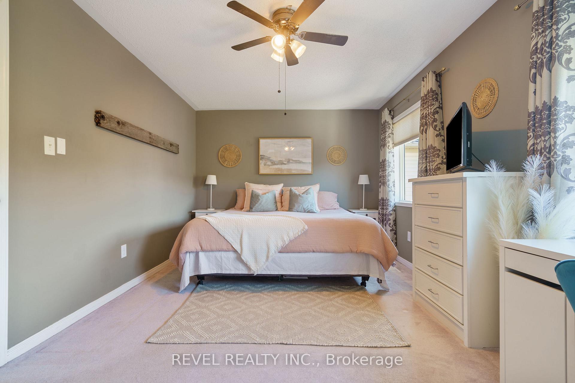 Photo 27 of 14 Fox Run, Hamilton, Waterdown — HOMEH