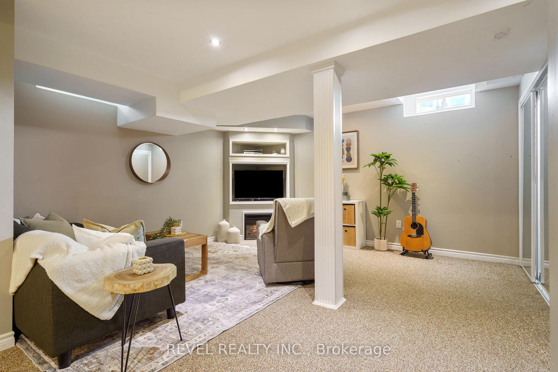 Photo 32 of 14 Fox Run, Hamilton, Waterdown — HOMEH
