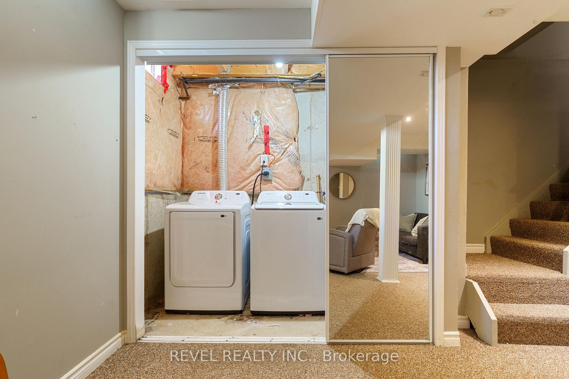 Photo 36 of 14 Fox Run, Hamilton, Waterdown — HOMEH