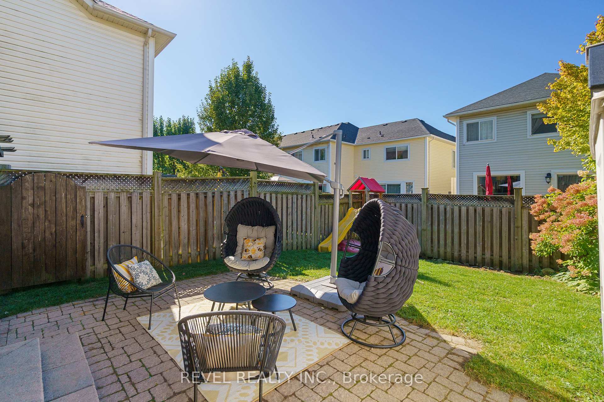 Photo 39 of 14 Fox Run, Hamilton, Waterdown — HOMEH