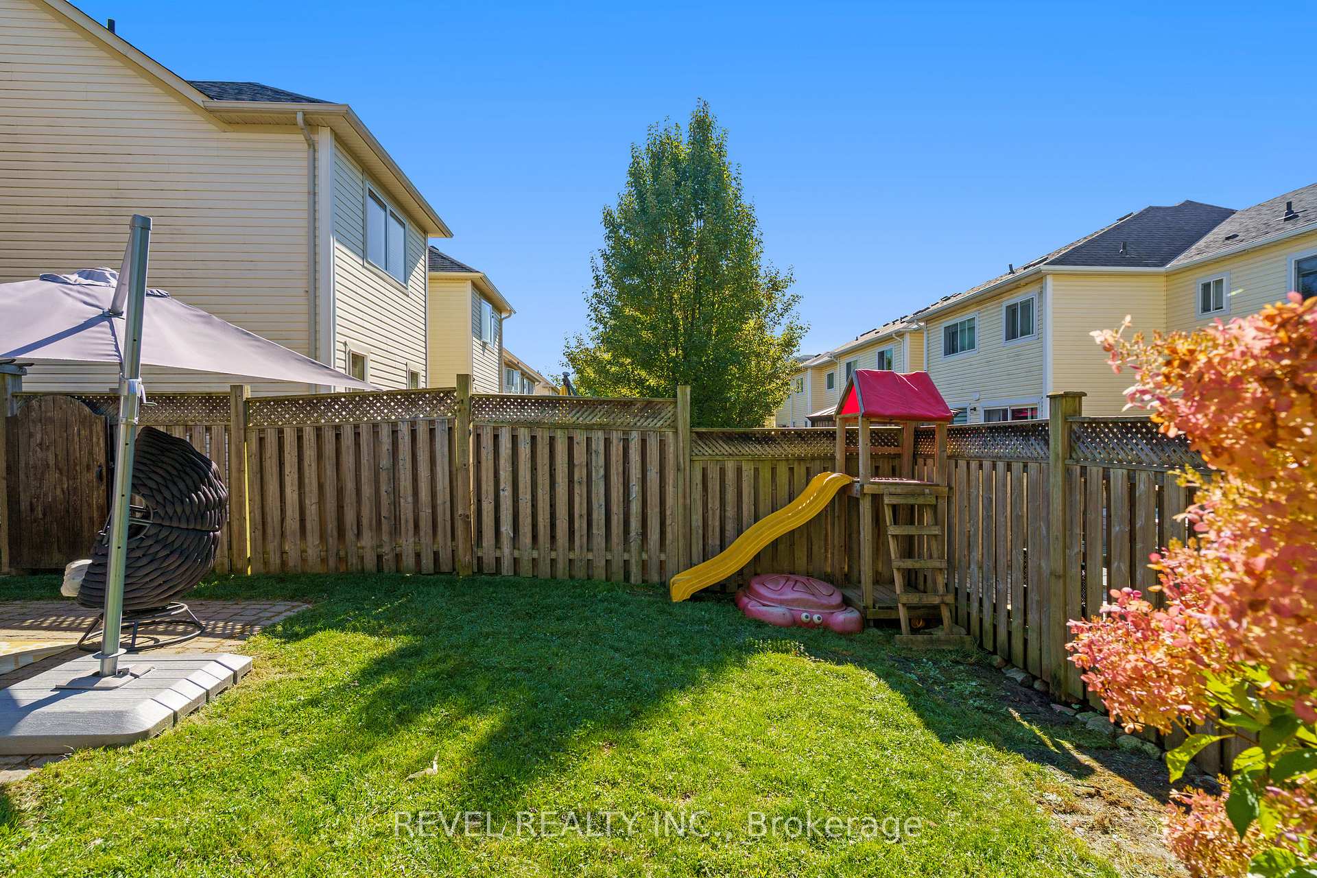 Photo 42 of 14 Fox Run, Hamilton, Waterdown — HOMEH