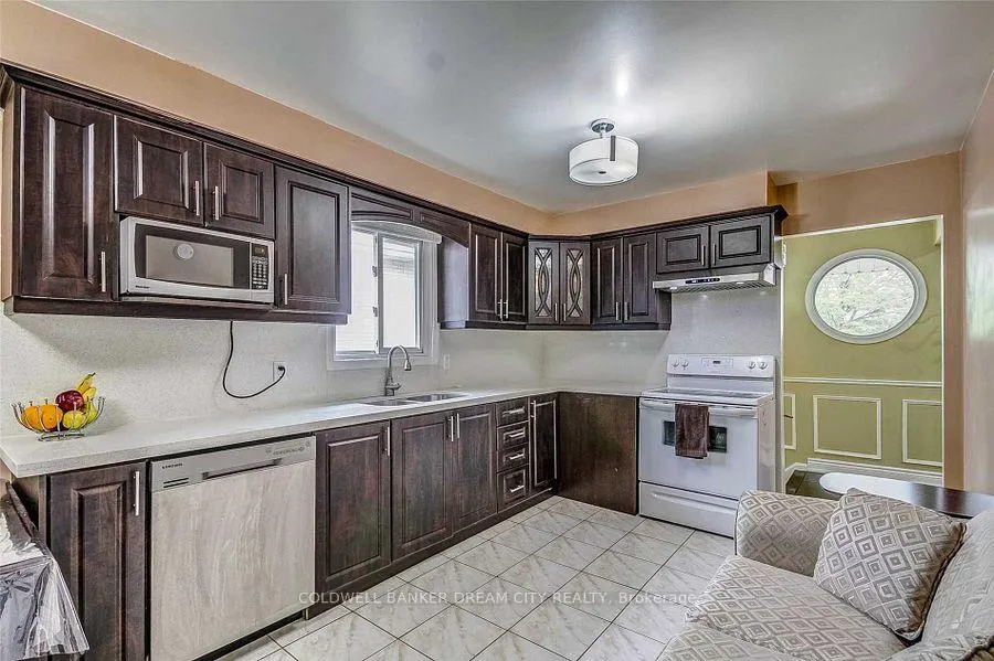 Photo 2 of Unit Upper Unit, 338 Royal Salisbury Way, Brampton, Madoc — HOMEH