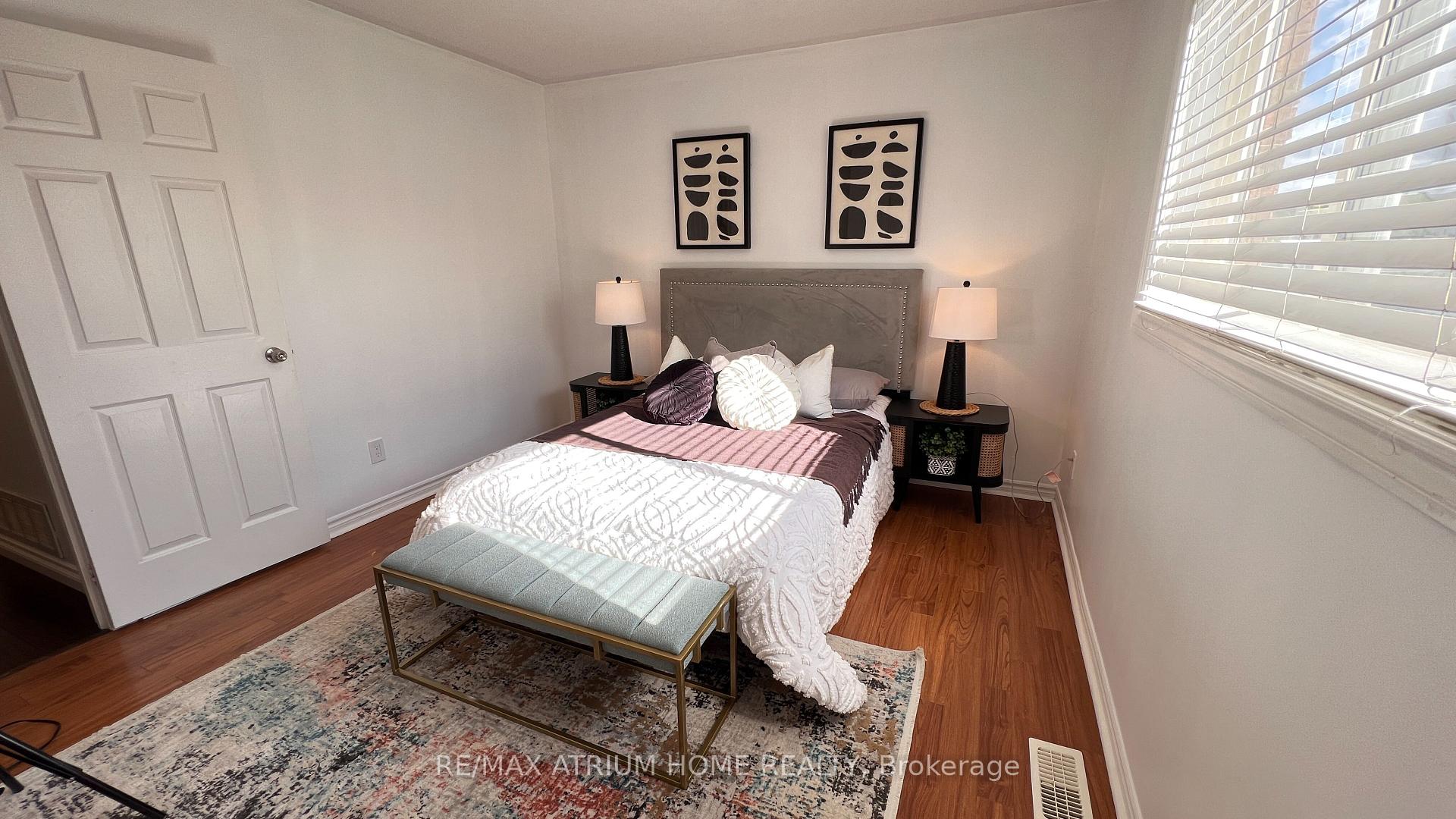 Photo 5 of 124 Monique Crescent, Barrie, East Bayfield — HOMEH