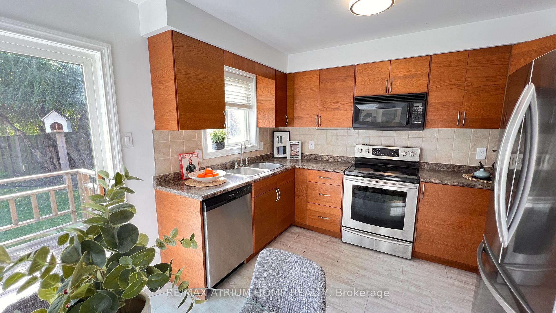 Photo 38 of 124 Monique Crescent, Barrie, East Bayfield — HOMEH