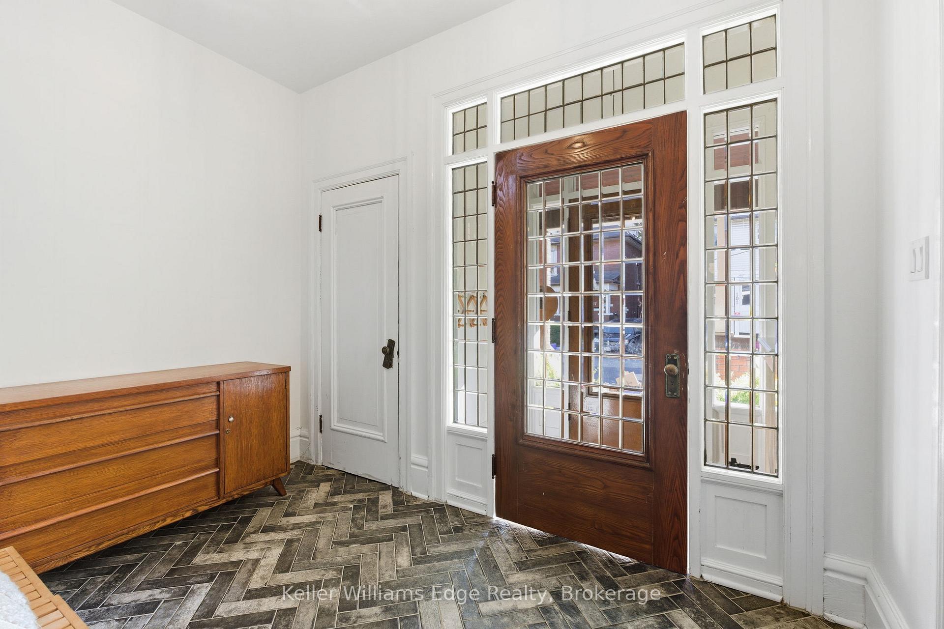Photo 4 of 102 Spadina Avenue, Hamilton, Stipley — HOMEH