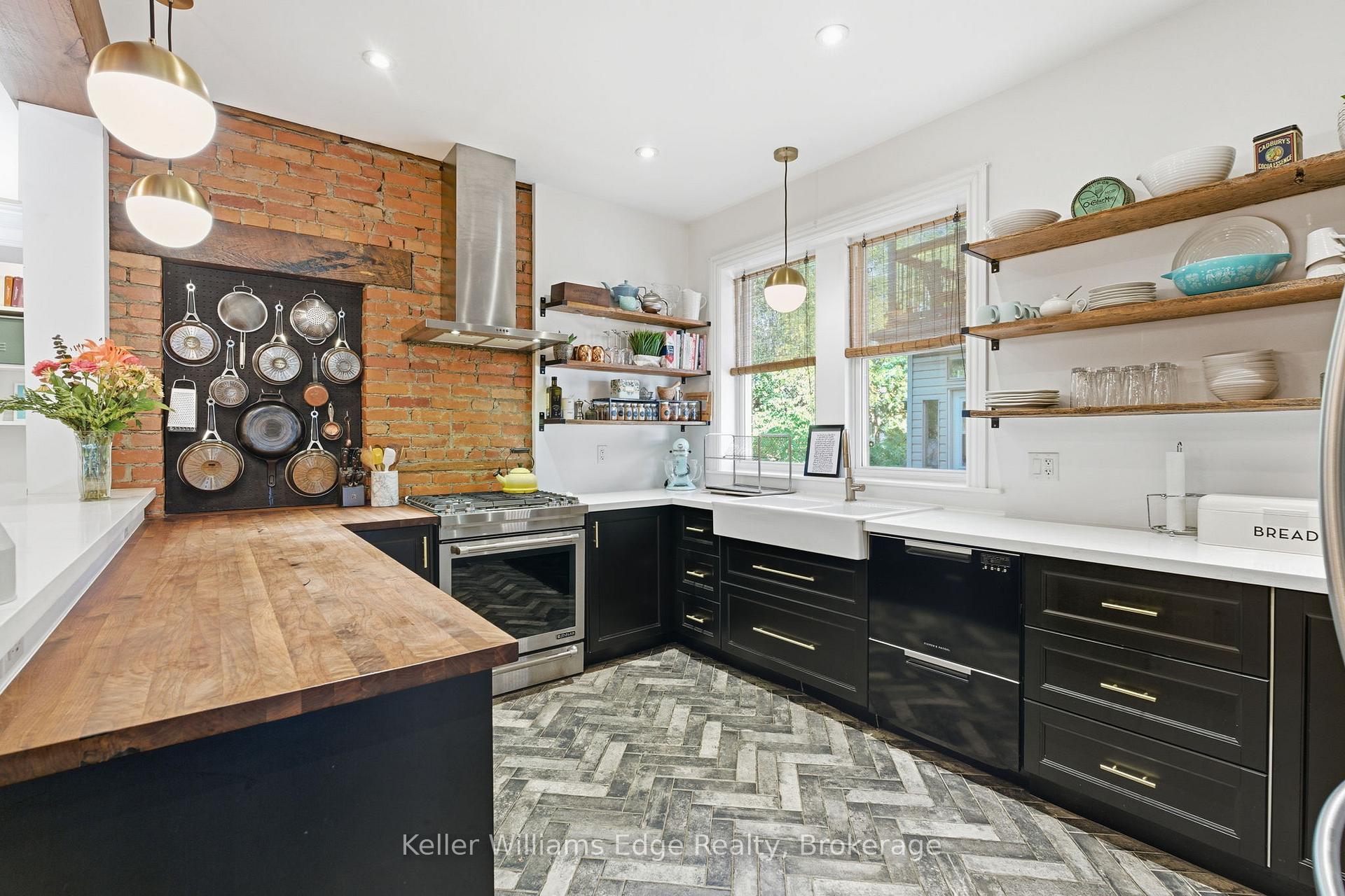 Photo 14 of 102 Spadina Avenue, Hamilton, Stipley — HOMEH