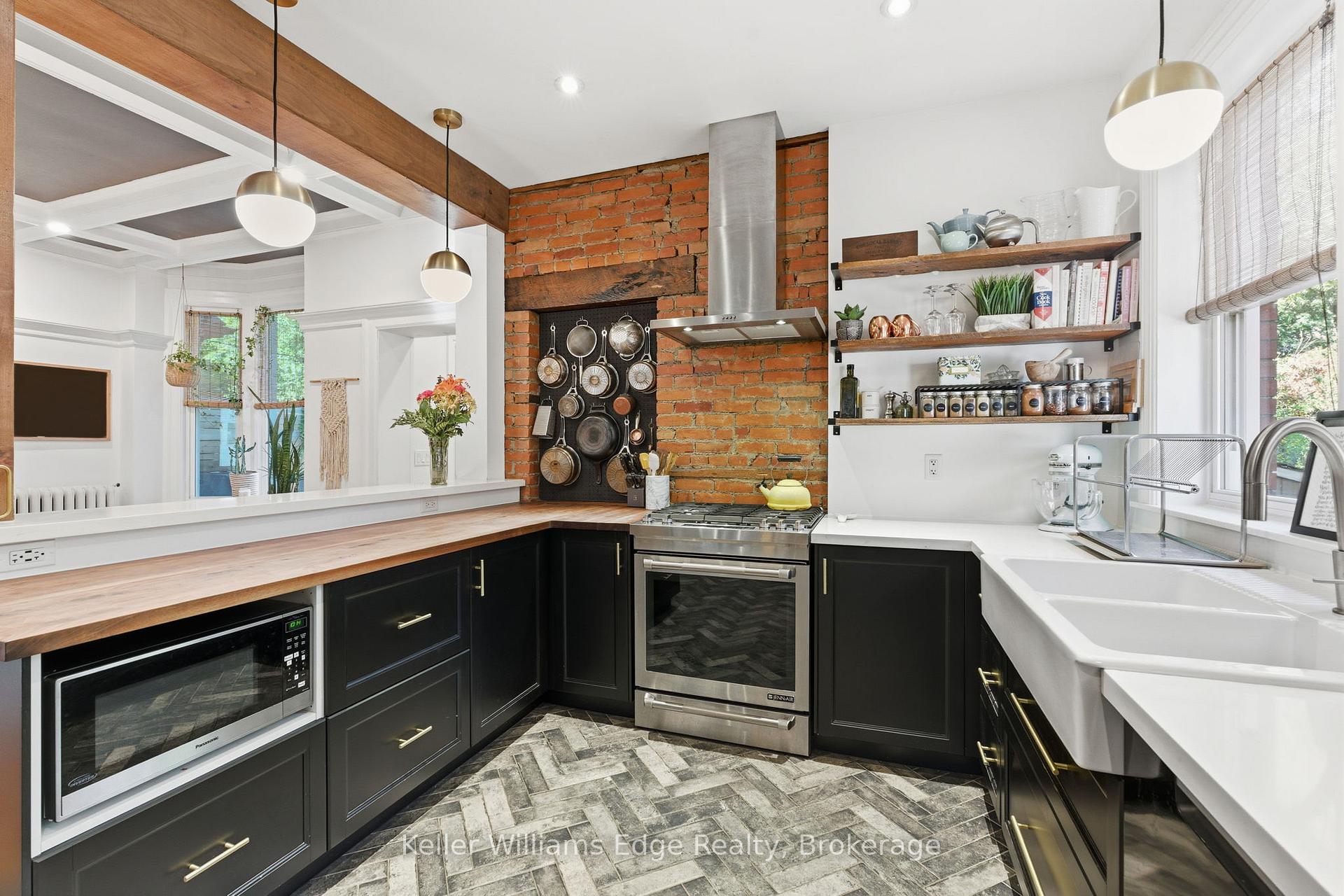 Photo 15 of 102 Spadina Avenue, Hamilton, Stipley — HOMEH