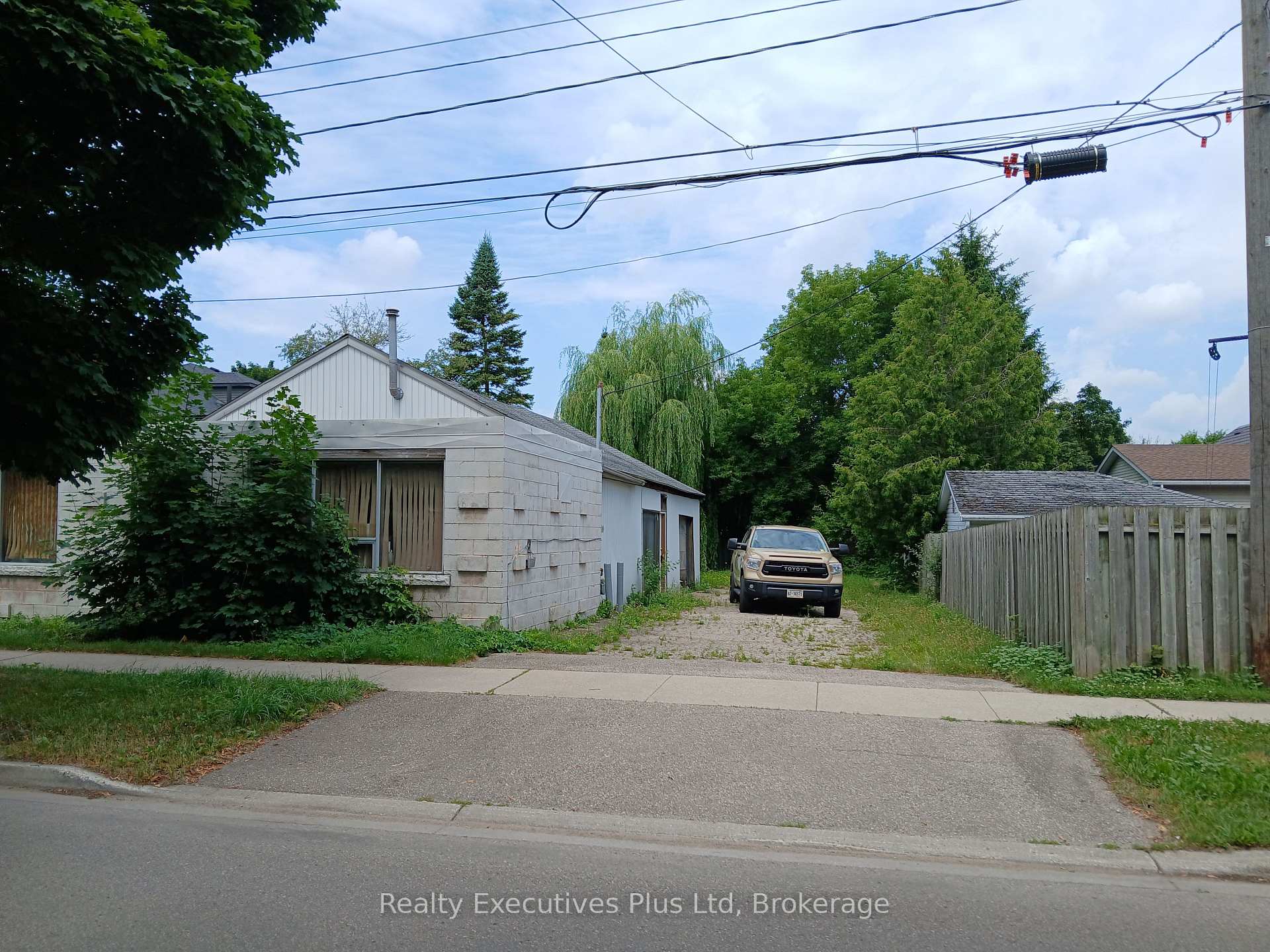 Photo 1 of 184 Alice Street, Guelph, St. Patrick's Ward — HOMEH