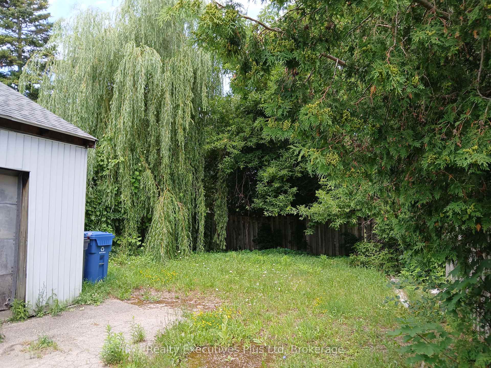 Photo 2 of 184 Alice Street, Guelph, St. Patrick's Ward — HOMEH