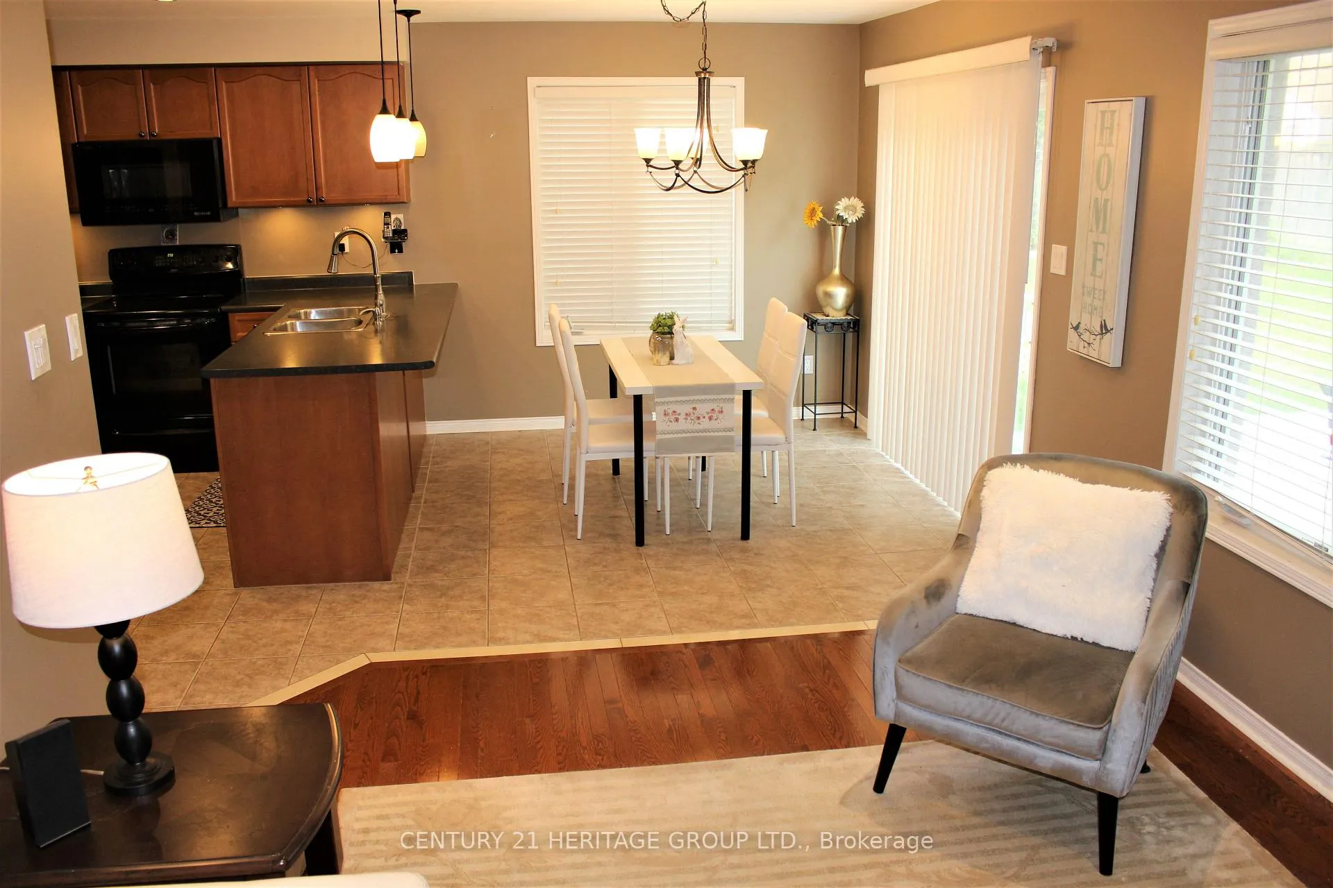 Photo 9 of 185 River Ridge Boulevard, Aurora, Bayview Northeast — HOMEH