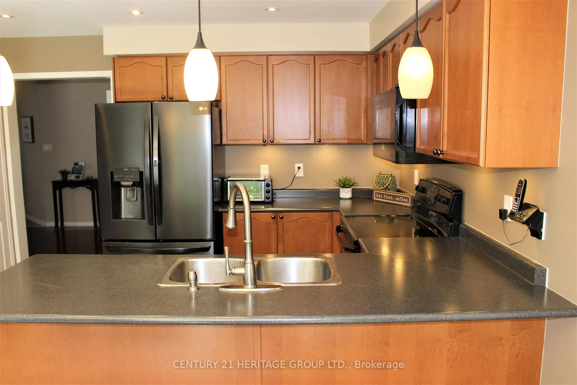 Photo 10 of 185 River Ridge Boulevard, Aurora, Bayview Northeast — HOMEH