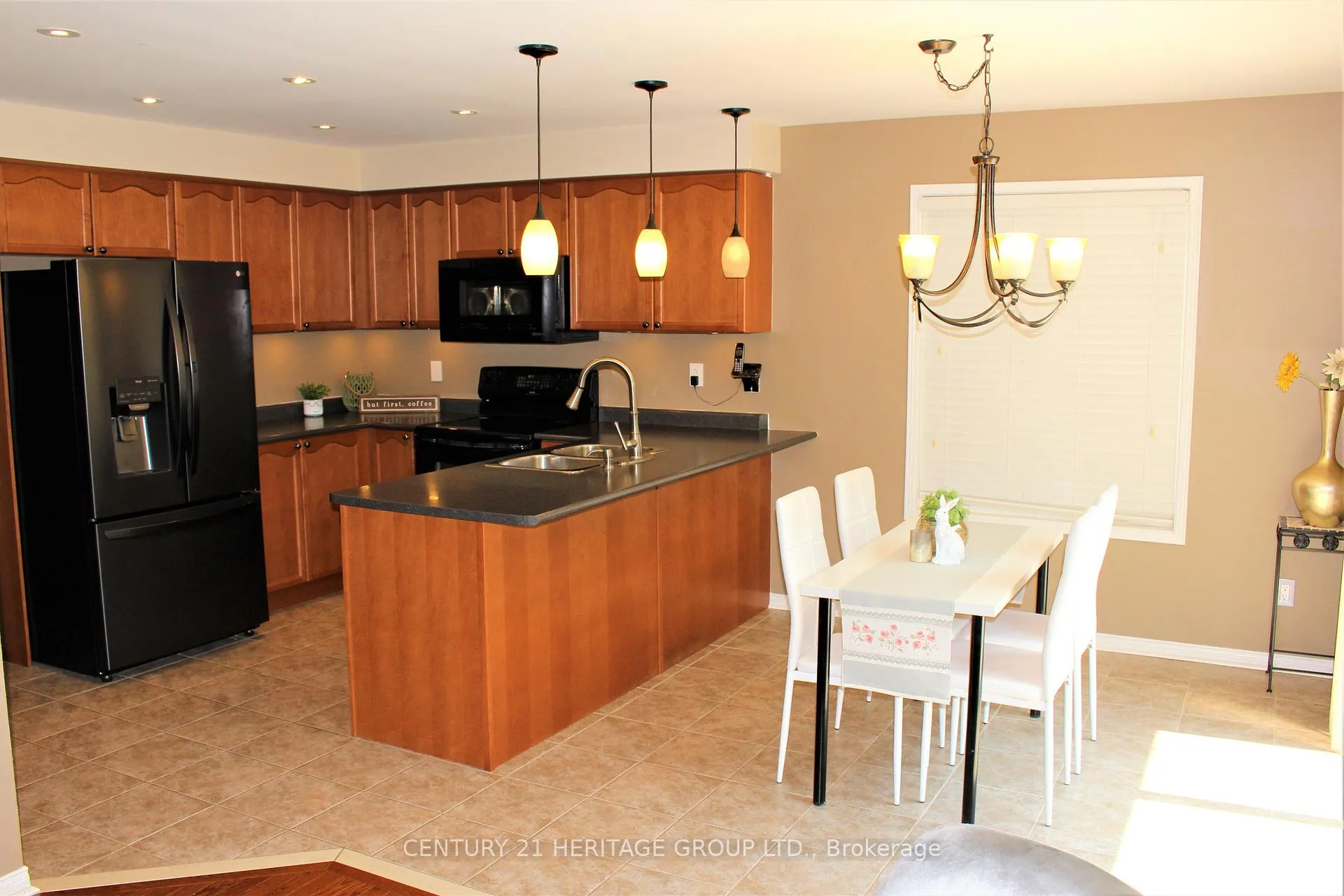 Photo 11 of 185 River Ridge Boulevard, Aurora, Bayview Northeast — HOMEH