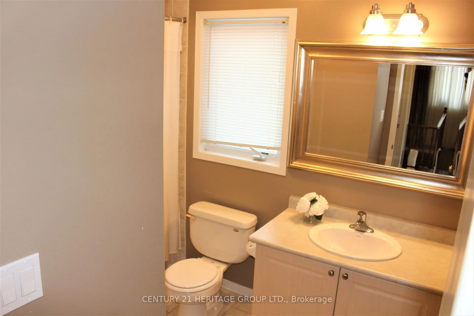 Photo 13 of 185 River Ridge Boulevard, Aurora, Bayview Northeast — HOMEH
