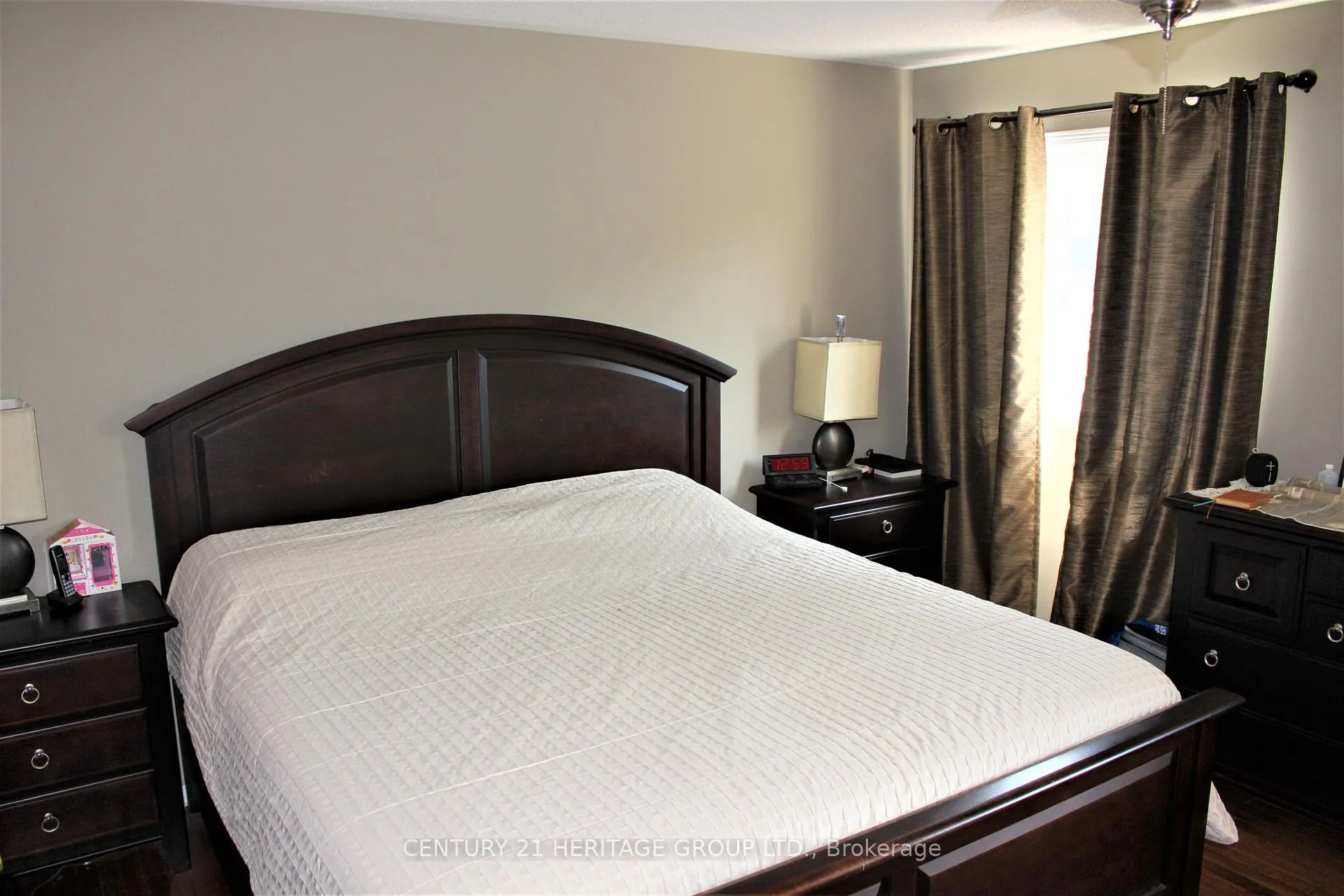 Photo 15 of 185 River Ridge Boulevard, Aurora, Bayview Northeast — HOMEH