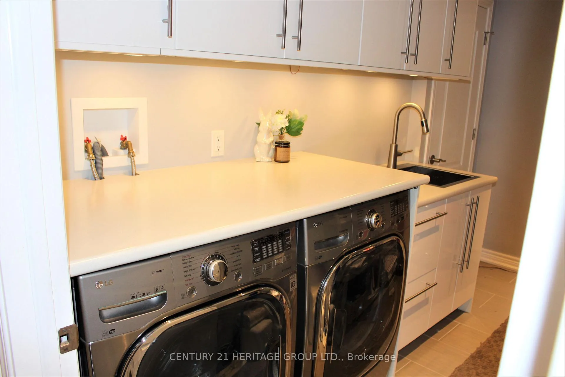 Photo 25 of 185 River Ridge Boulevard, Aurora, Bayview Northeast — HOMEH