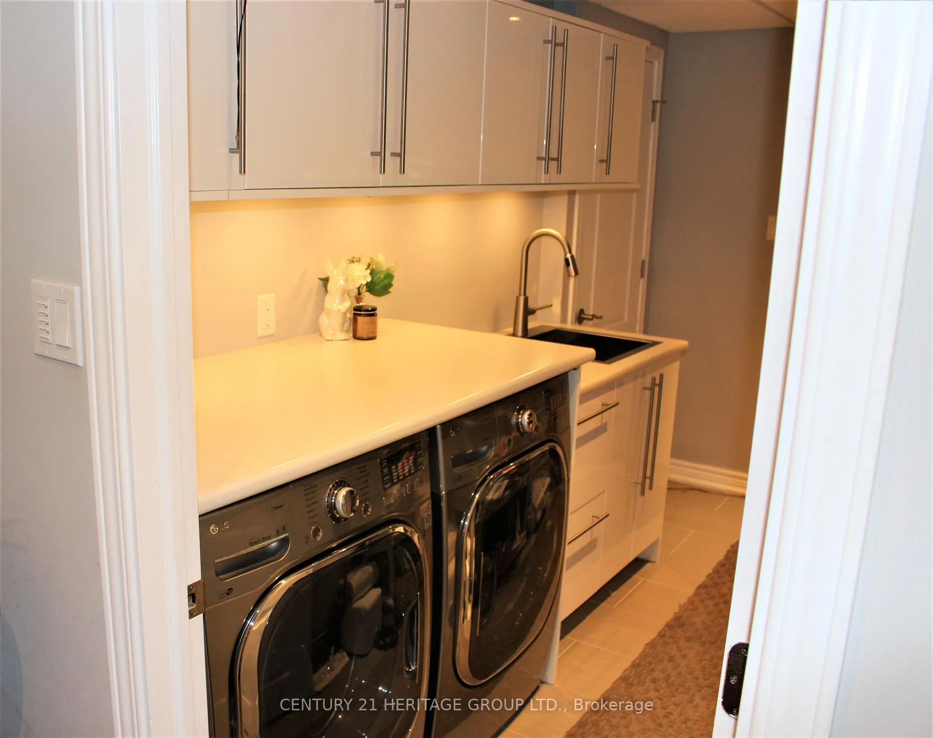 Photo 27 of 185 River Ridge Boulevard, Aurora, Bayview Northeast — HOMEH