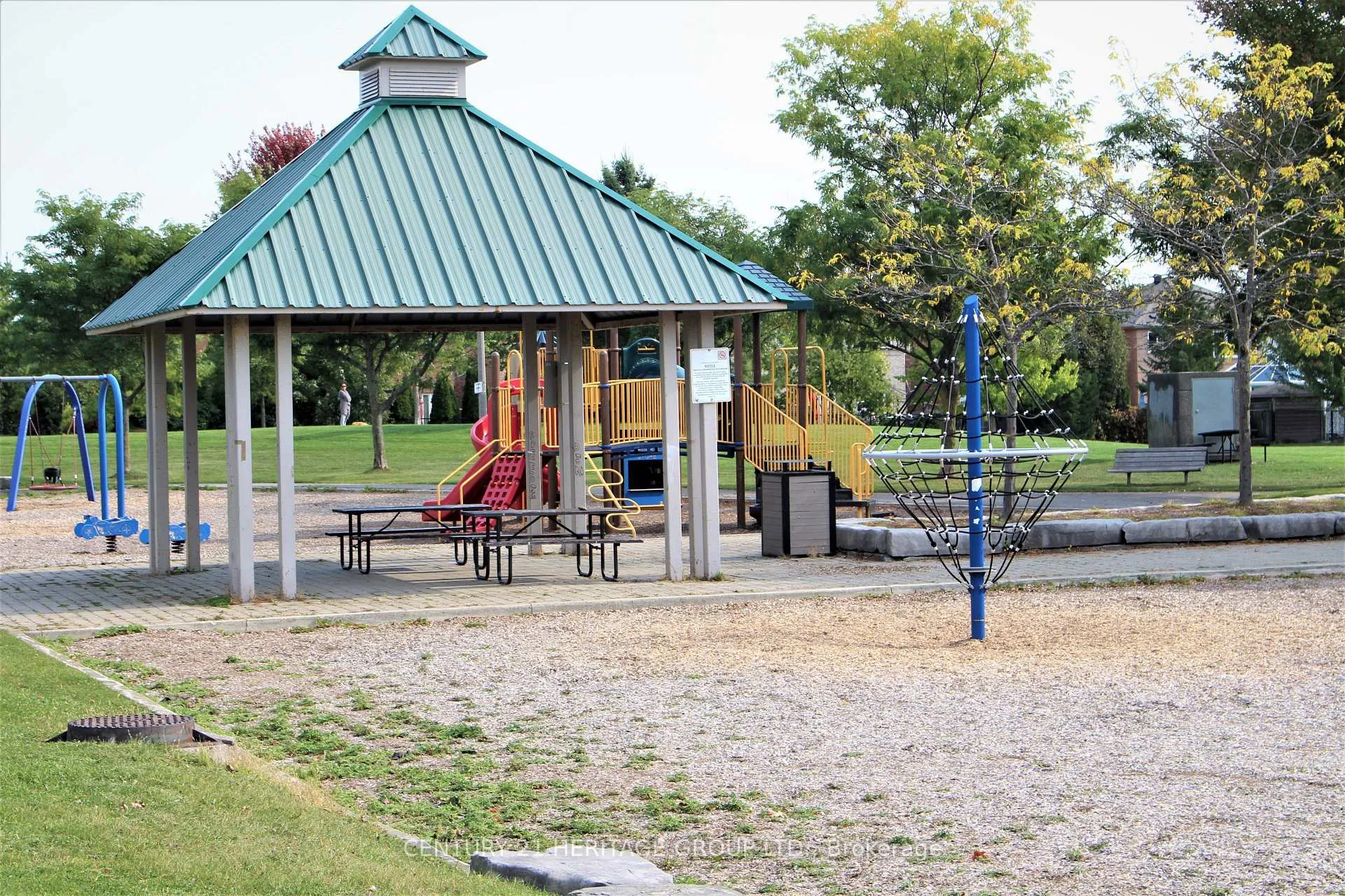 Photo 30 of 185 River Ridge Boulevard, Aurora, Bayview Northeast — HOMEH