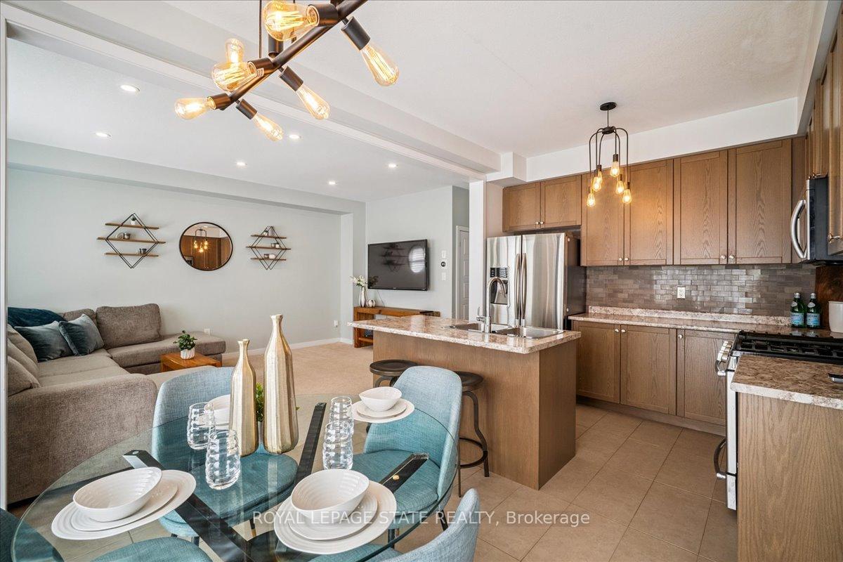 Photo 3 of 19 Prestwick Street, Hamilton, Stoney Creek Mountain — HOMEH