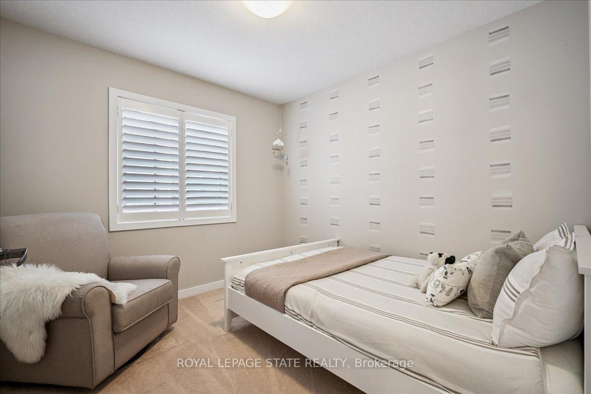 Photo 4 of 19 Prestwick Street, Hamilton, Stoney Creek Mountain — HOMEH