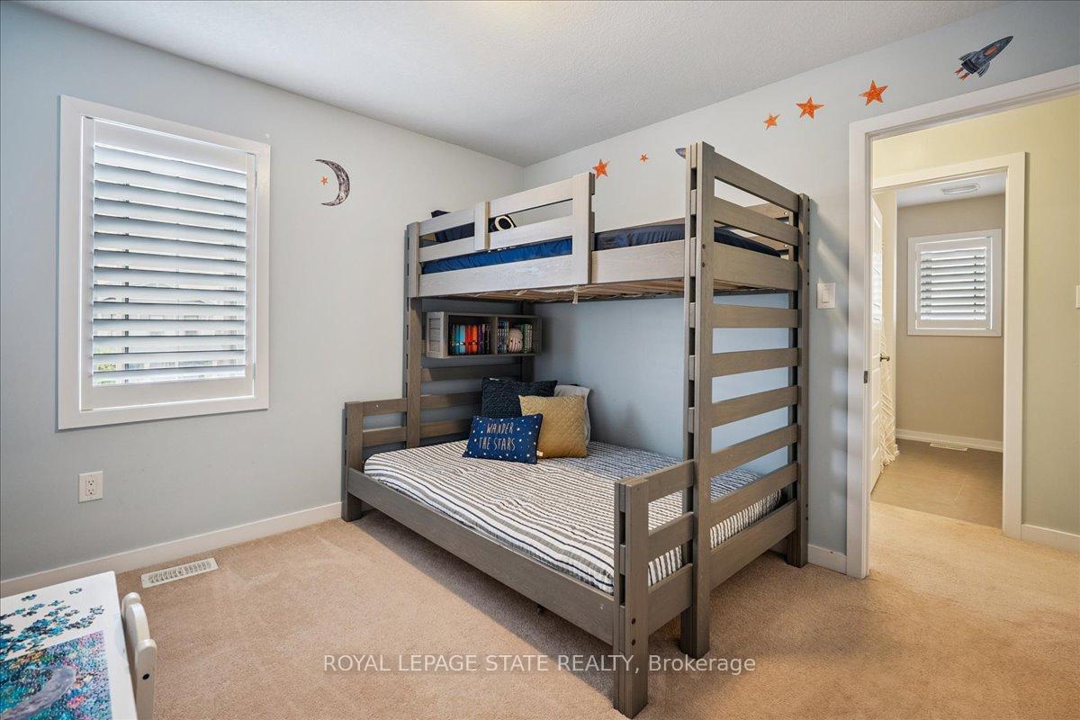 Photo 5 of 19 Prestwick Street, Hamilton, Stoney Creek Mountain — HOMEH